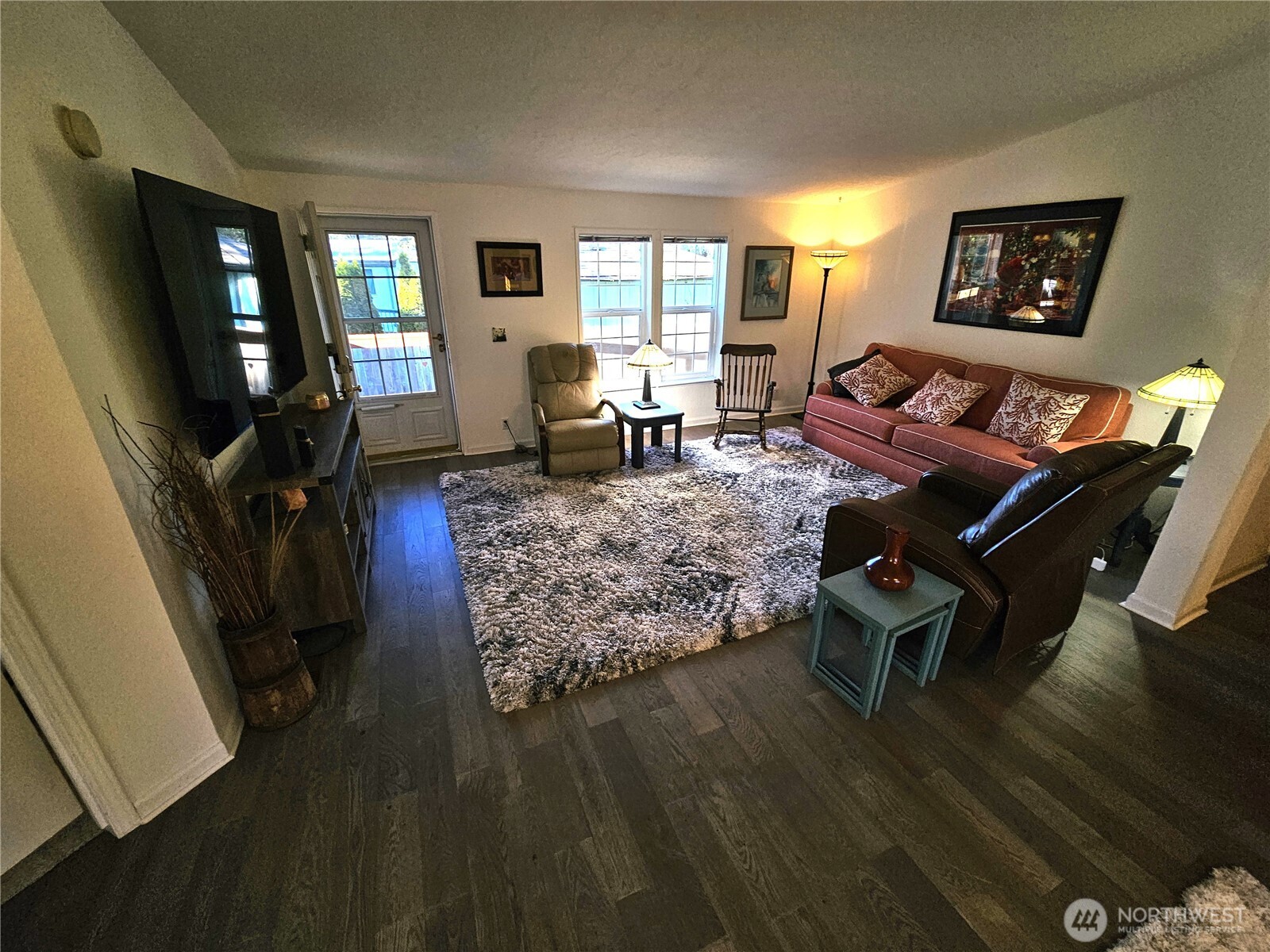 2004 195th Street Long Beach, WA 98631 - Photo 8 of 34 a living room with furniture rug and window