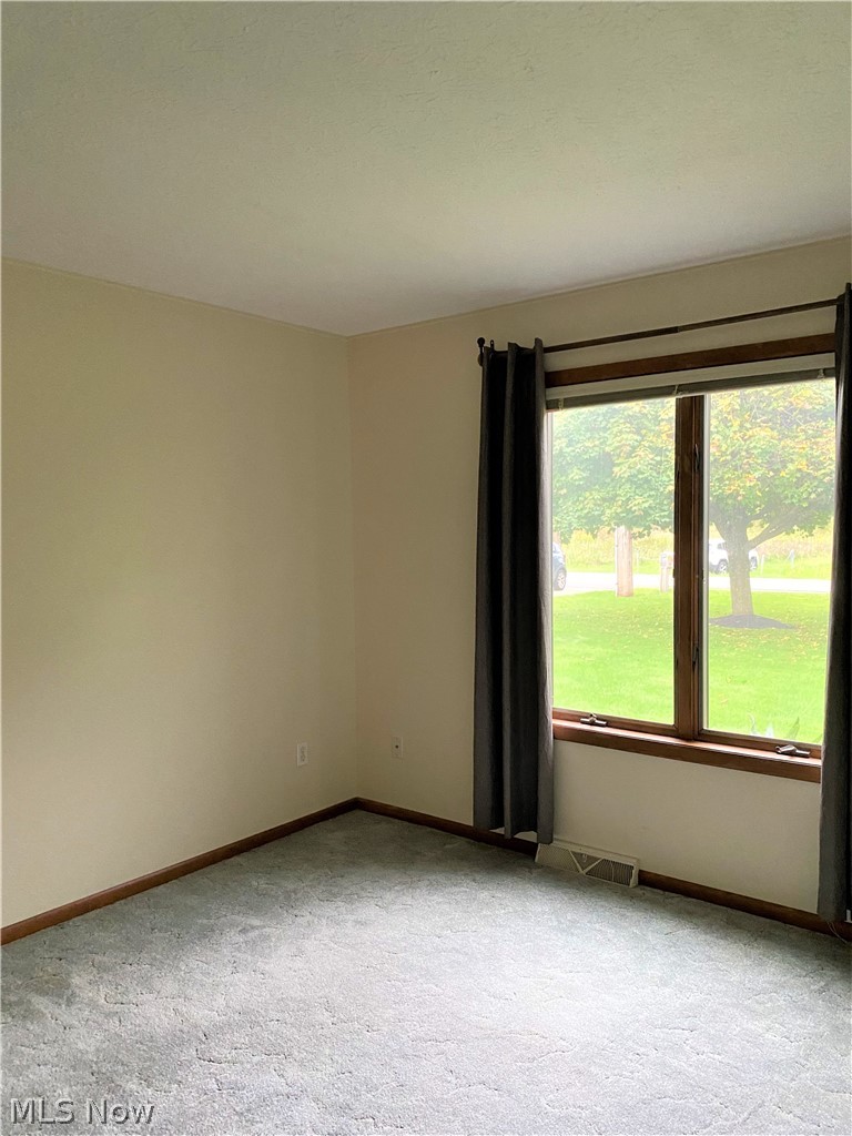7682 Sanborn Road Ashtabula, OH 44004 - Photo 28 of 35 Bedroom 3 - 13 x 11