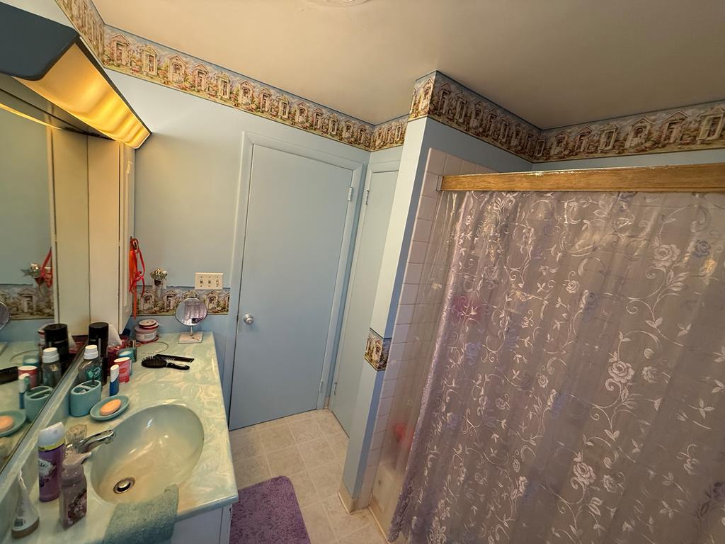 831 James Street Roaring Spring, PA 16673 - Photo 27 of 47 Full Bath