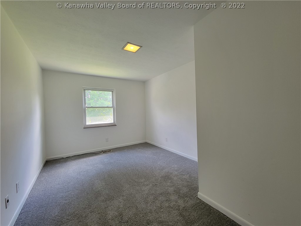 5379 Big Tyler Road, Unit 403 Charleston, WV 25313 - Photo 10 of 17 Gallery Image 10