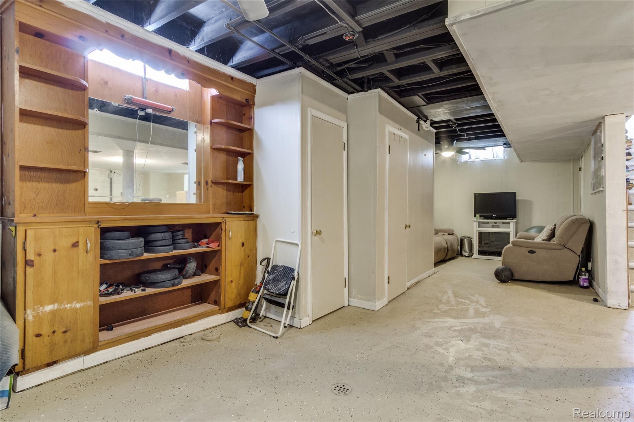 17827 Quarry Road Riverview, MI 48193 - Photo 26 of 31 Basement 5.jpg