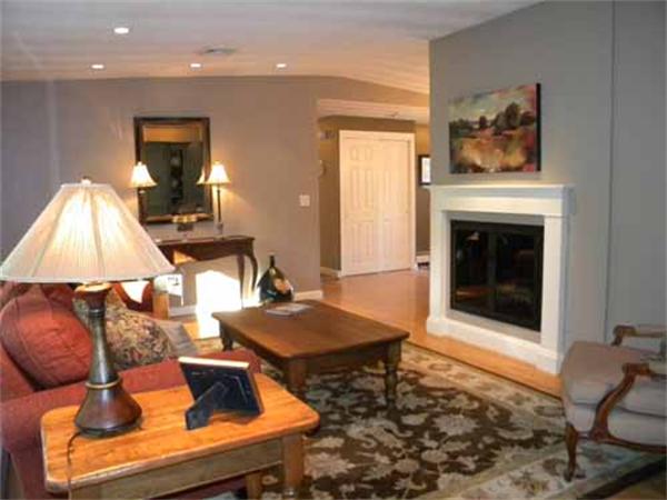70 Hemenway Road Framingham, MA 01701 - Photo 3 of 22 Gallery Image 3