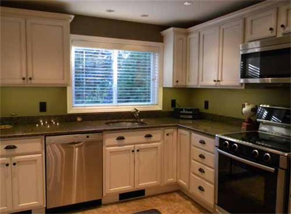 70 Hemenway Road Framingham, MA 01701 - Photo 8 of 22 Gallery Image 8
