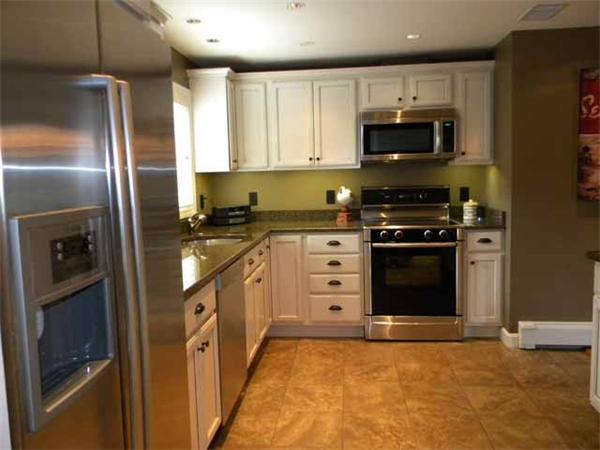 70 Hemenway Road Framingham, MA 01701 - Photo 9 of 22 Gallery Image 9