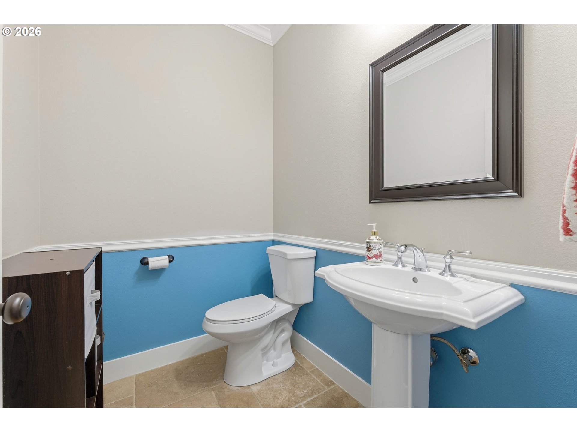 475 Salty Way Eugene, OR 97404 - Photo 32 of 48 a bathroom with a sink mirror and toilet