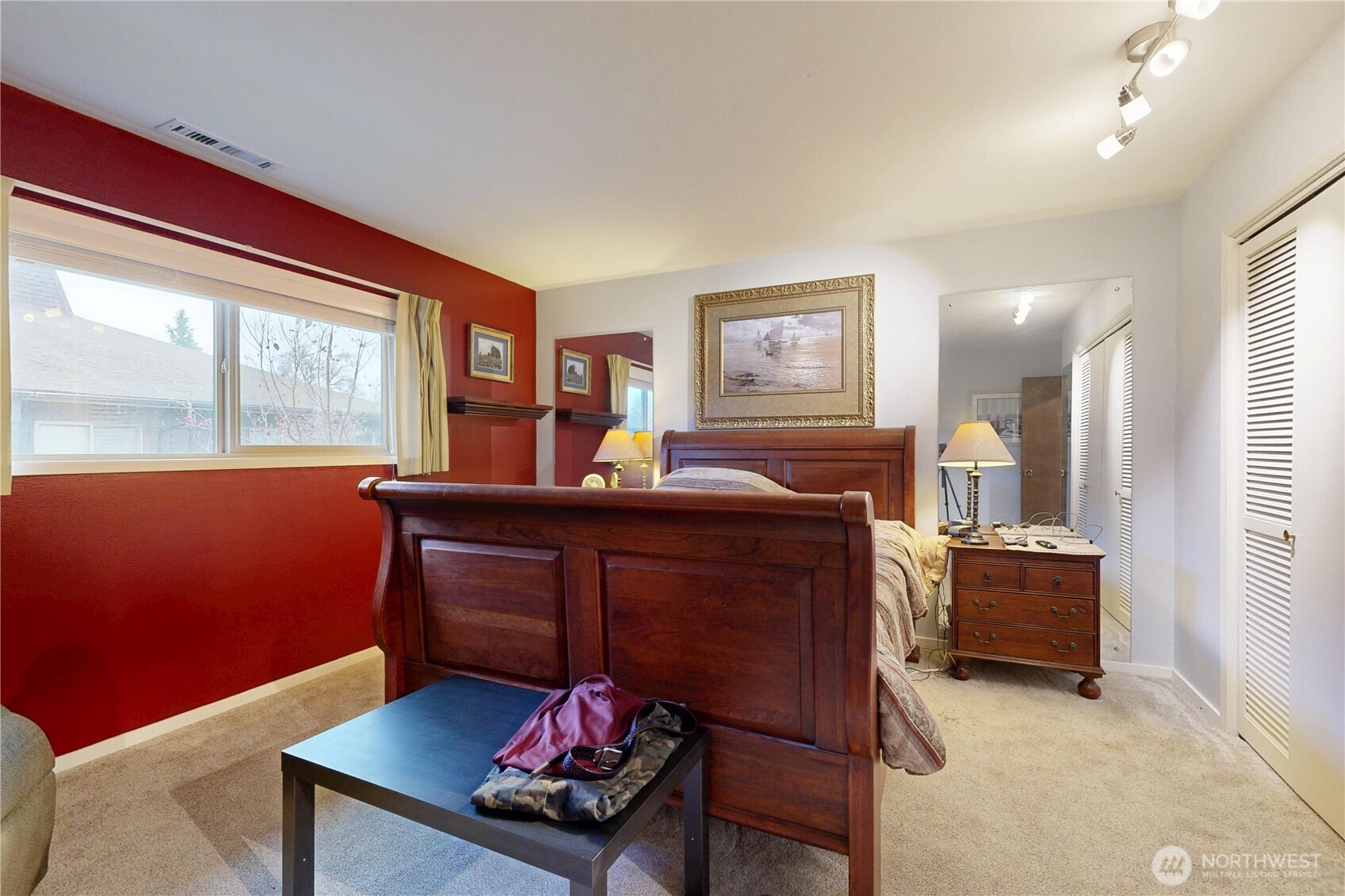 364 Catherine Street, Unit B6 Walla Walla, WA 99362 - Photo 22 of 26 a living room with furniture and a window