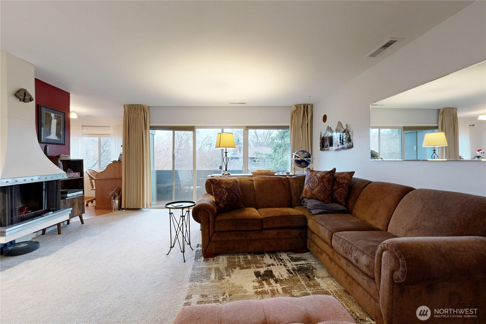 364 Catherine Street, Unit B6 Walla Walla, WA 99362 - Photo 6 of 26 a living room with furniture and a flat screen tv