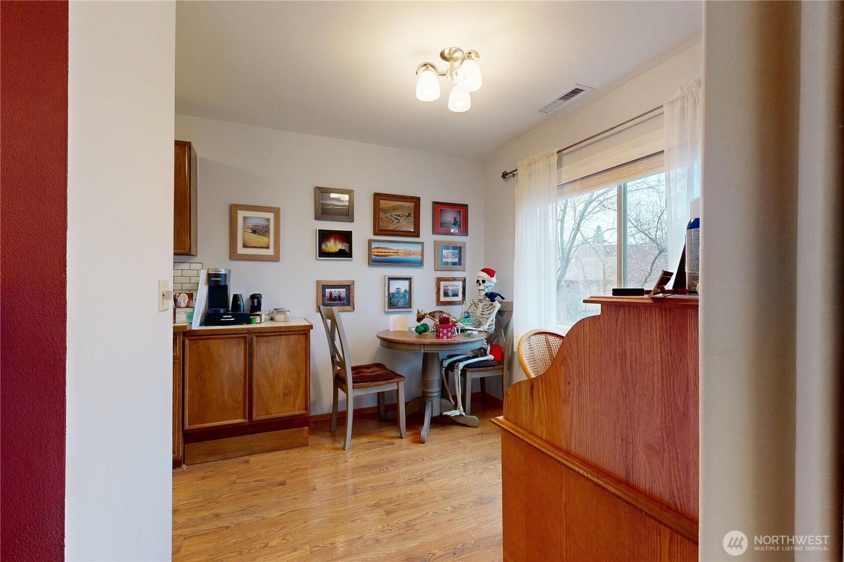 364 Catherine Street, Unit B6 Walla Walla, WA 99362 - Photo 10 of 26 a view of a workspace with furniture and a window