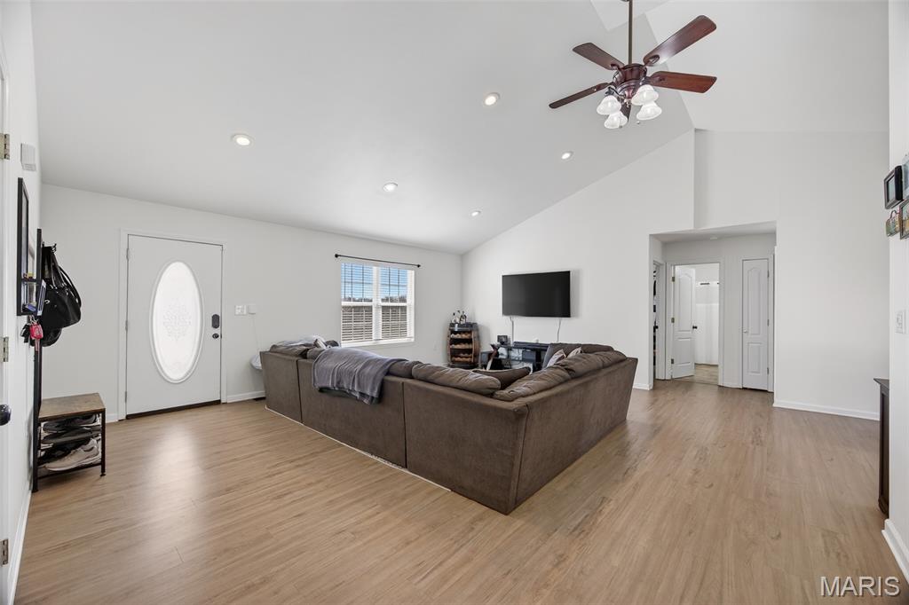 20999 Lacombe Road Waynesville, MO 65583 - Photo 4 of 56