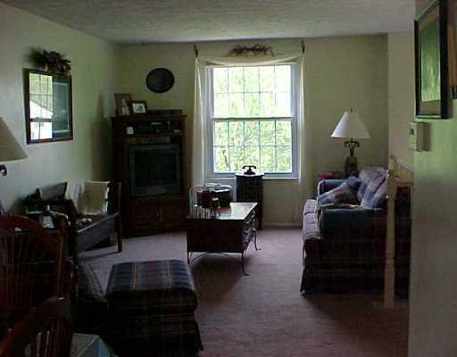 521 Partridge Run Road Gibsonia, PA 15044 - Photo 4 of 7 Living Room.