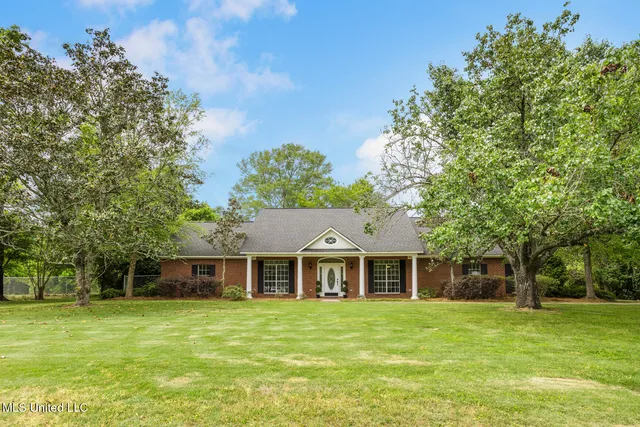 $385,000 | 1918 Old Highway 16, Benton, MS 39039