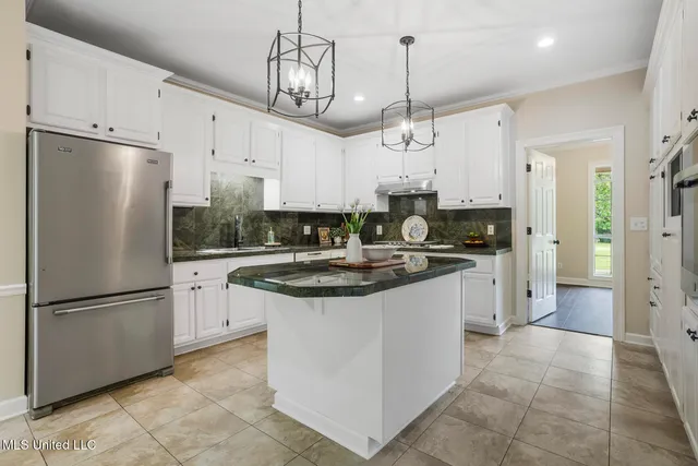 $385,000 | 1918 Old Highway 16, Benton, MS 39039