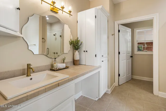 $385,000 | 1918 Old Highway 16, Benton, MS 39039