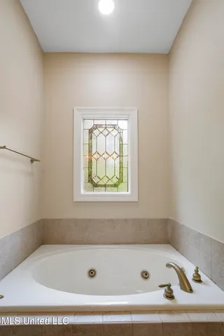 $385,000 | 1918 Old Highway 16, Benton, MS 39039