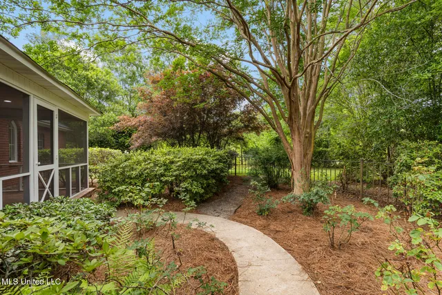 $385,000 | 1918 Old Highway 16, Benton, MS 39039