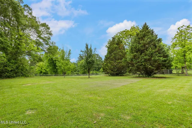 $385,000 | 1918 Old Highway 16, Benton, MS 39039