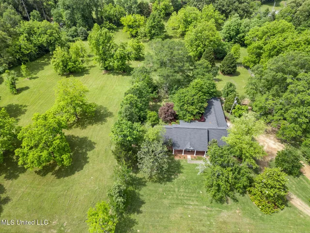 $385,000 | 1918 Old Highway 16, Benton, MS 39039
