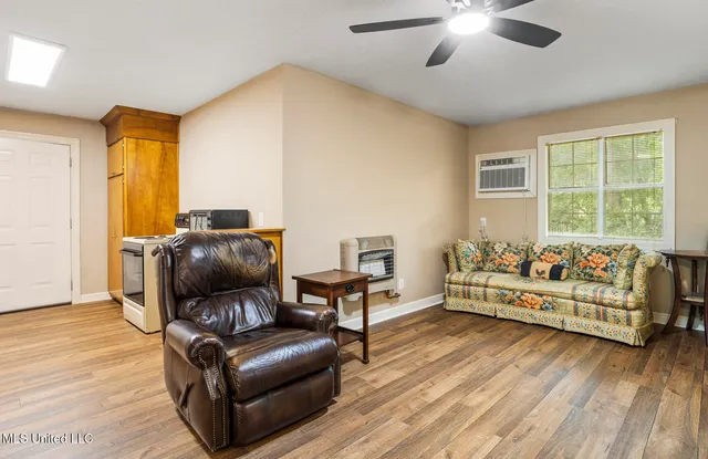 $385,000 | 1918 Old Highway 16, Benton, MS 39039