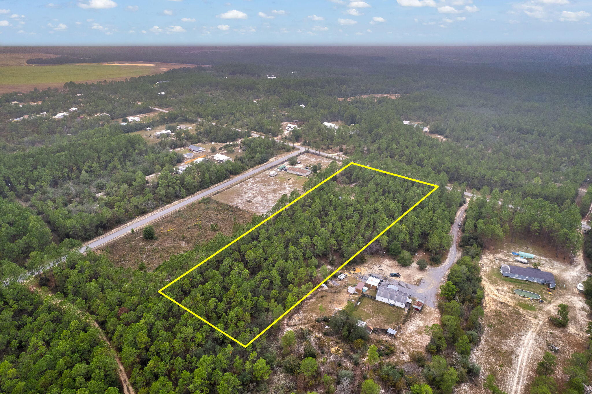 526 Don Graff Road Freeport, FL 32439 - Photo 17 of 20 a view of a tennis court