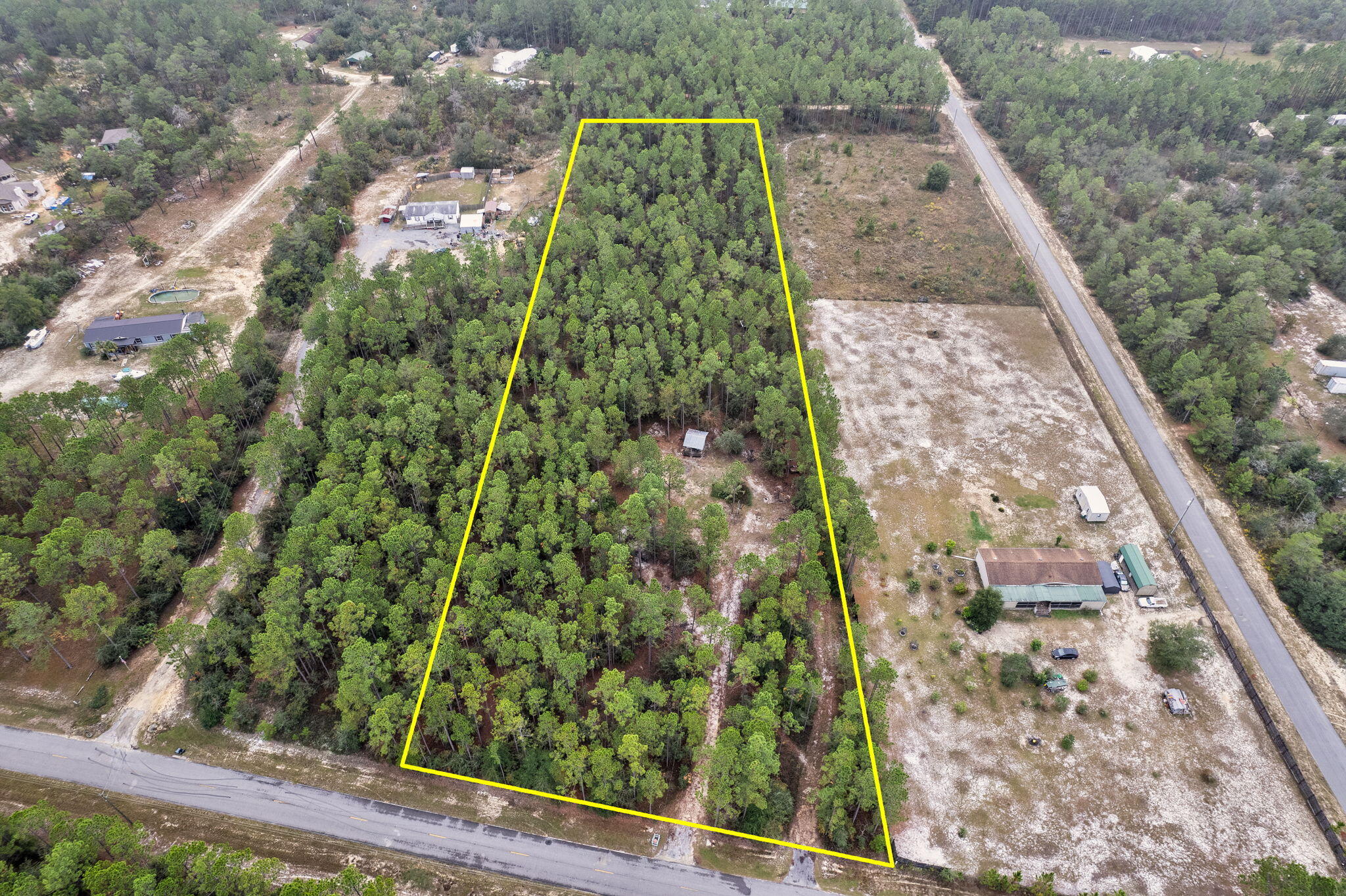 526 Don Graff Road Freeport, FL 32439 - Photo 18 of 20 a view of a yard