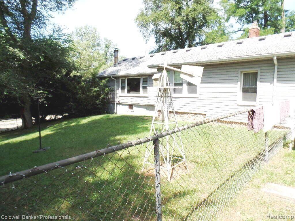2550 Loon Lake Road Wixom, MI 48393 - Photo 1 of 20