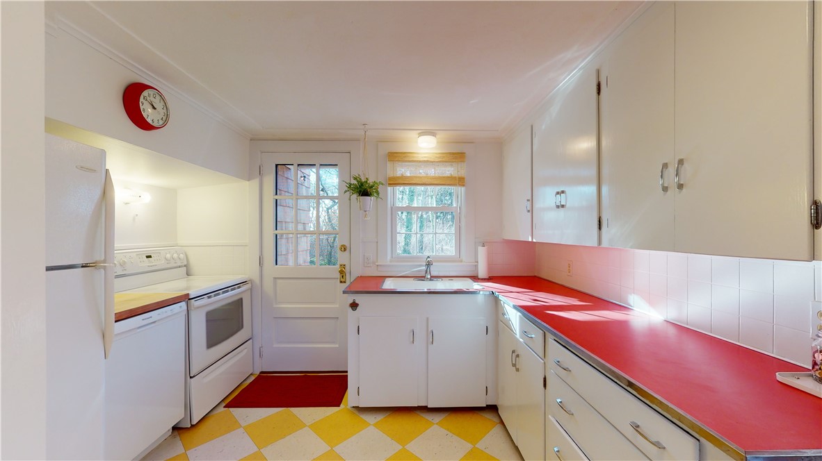 32 Fort Ninigret Road Charlestown, RI 02813 - Photo 16 of 36