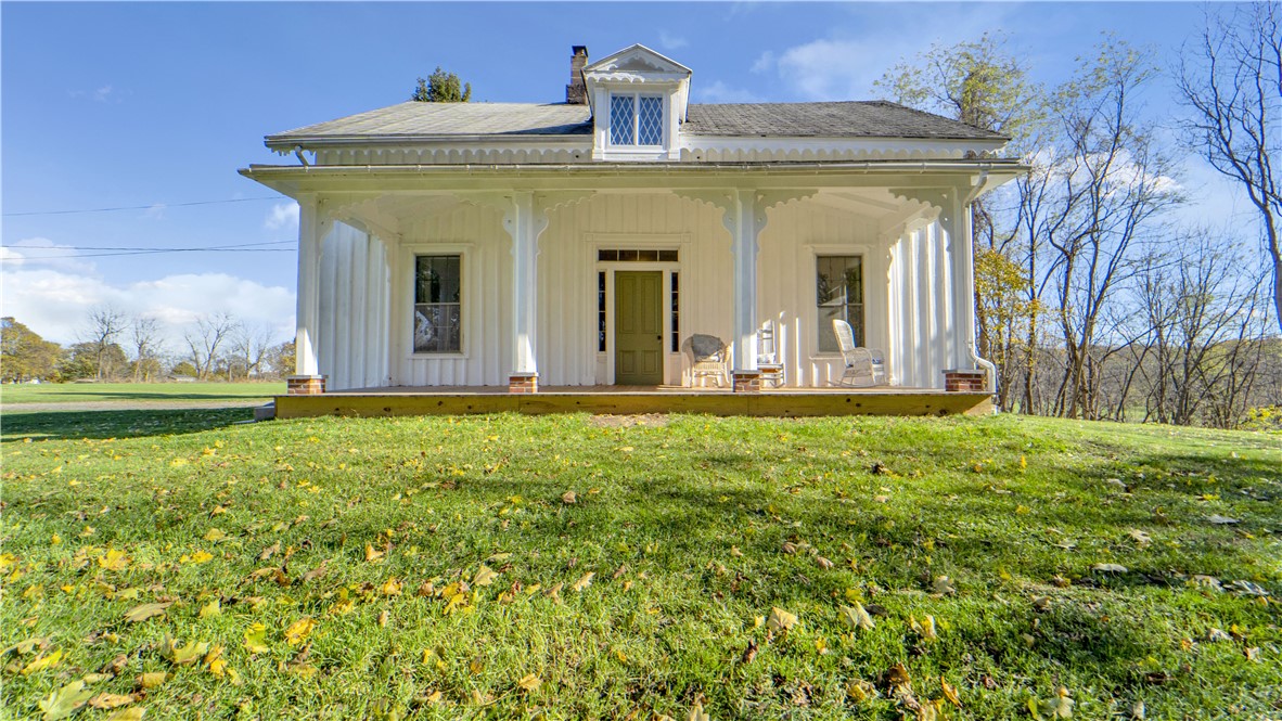 1860 Greek Revival Home...Own a piece of History!