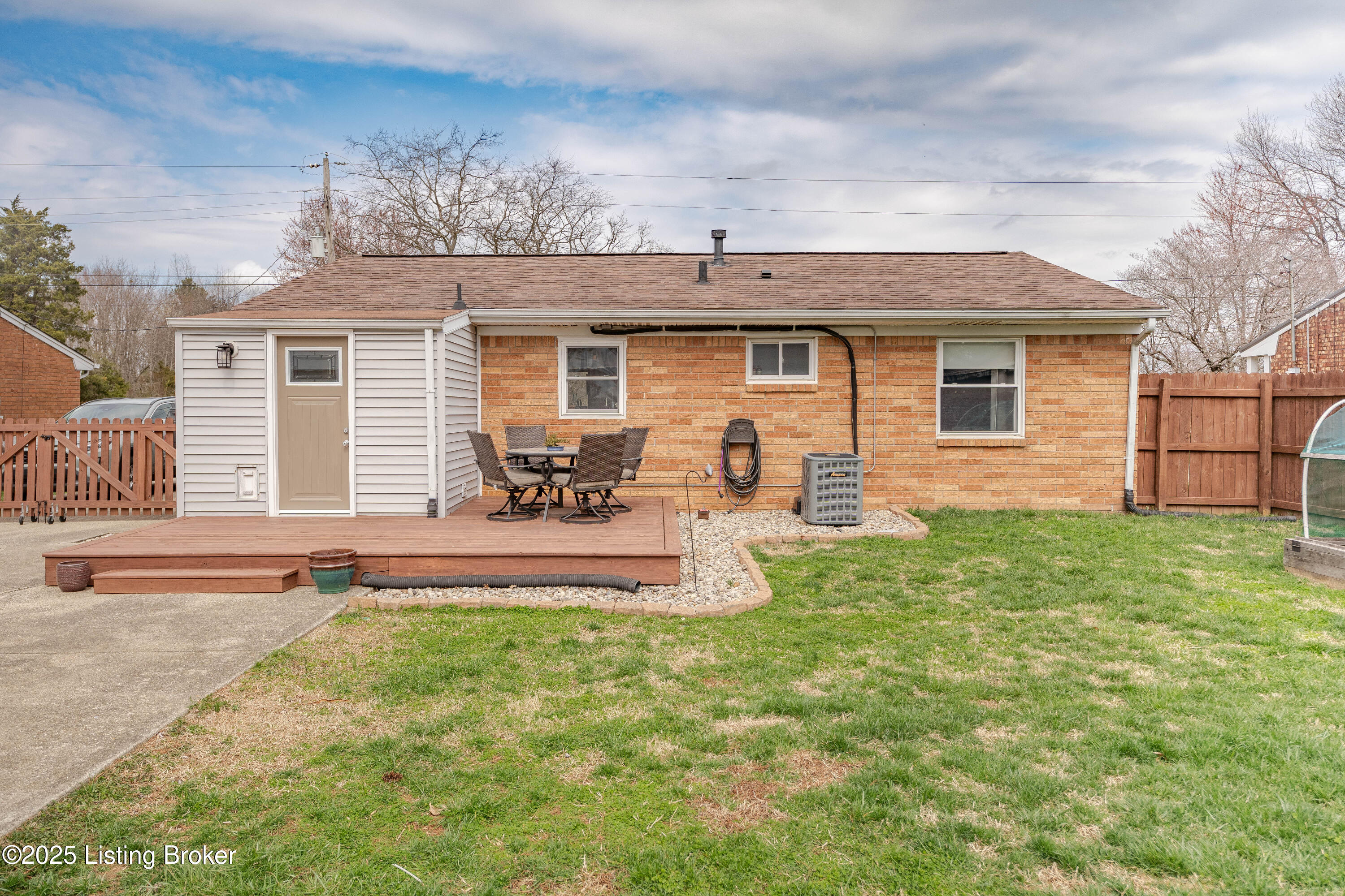 6610 Price Ln Road Louisville, KY 40229 - Photo 16 of 20 DSC02076-HDR