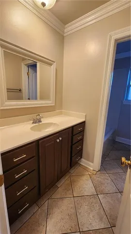 $2,400 | 2213 Stall Drive, Harvey, LA 70058