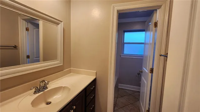 $2,400 | 2213 Stall Drive, Harvey, LA 70058