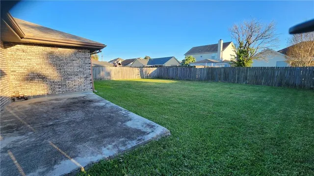 $2,400 | 2213 Stall Drive, Harvey, LA 70058