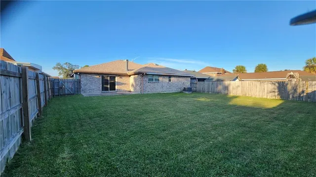 $2,400 | 2213 Stall Drive, Harvey, LA 70058