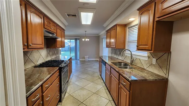 $2,400 | 2213 Stall Drive, Harvey, LA 70058