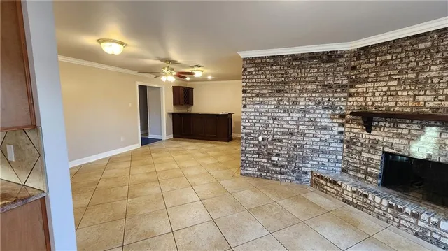 $2,400 | 2213 Stall Drive, Harvey, LA 70058