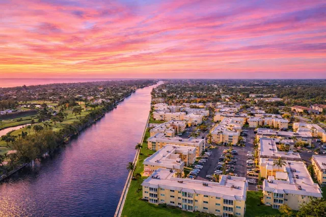 $439,900 | 1 Colonial Club Drive, Unit 304, Boynton Beach, FL 33435