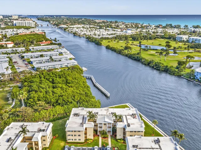 $439,900 | 1 Colonial Club Drive, Unit 304, Boynton Beach, FL 33435