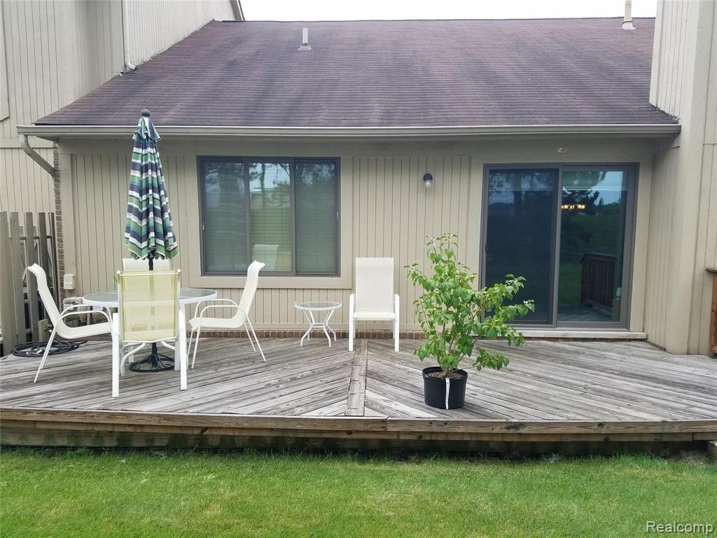 558 Tennyson, Unit 73 Rochester Hills, MI 48307 - Photo 18 of 19