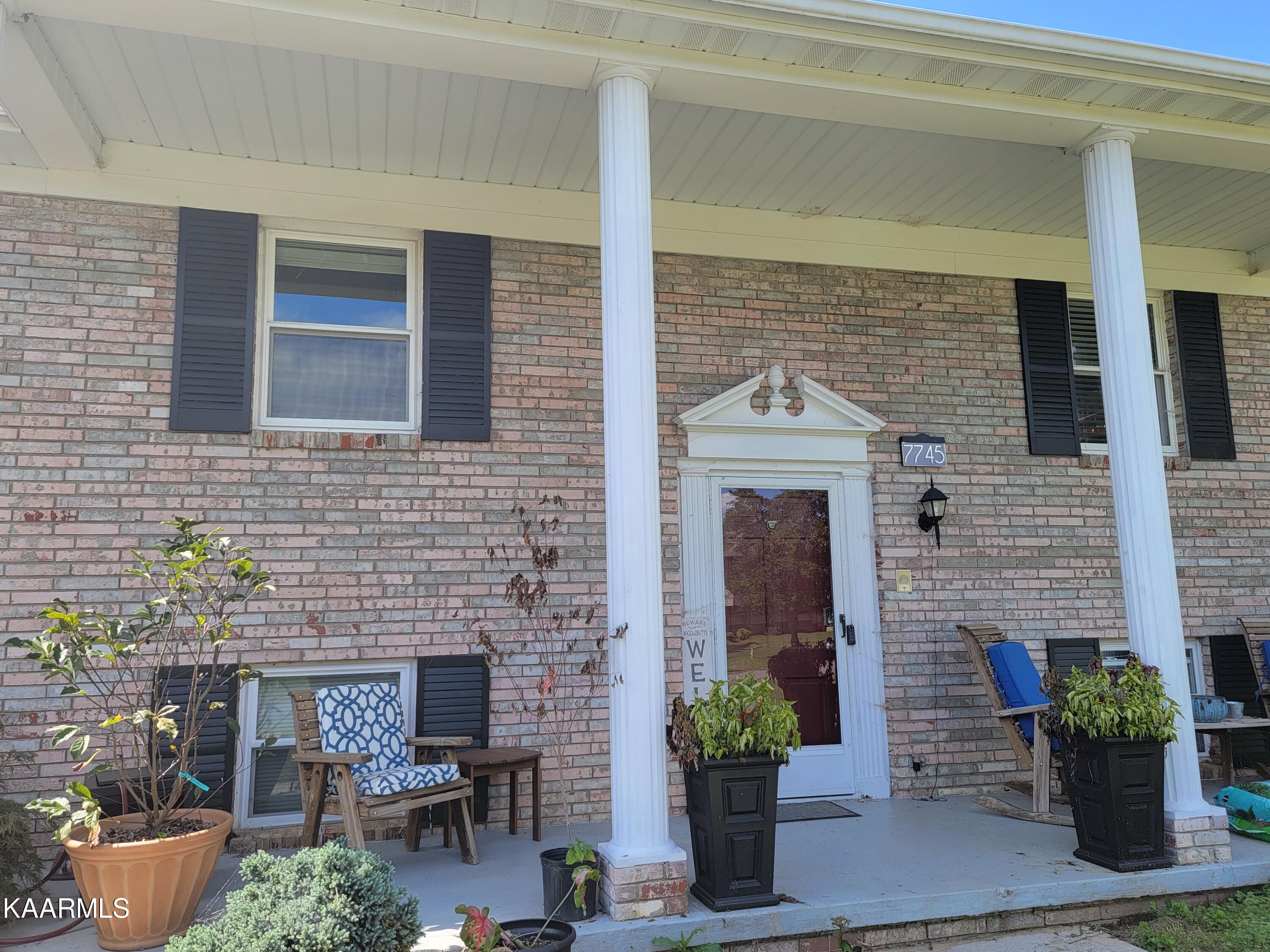 7745 Widdecomb Road Powell, TN 37849 - Photo 3 of 28 20220908_123823