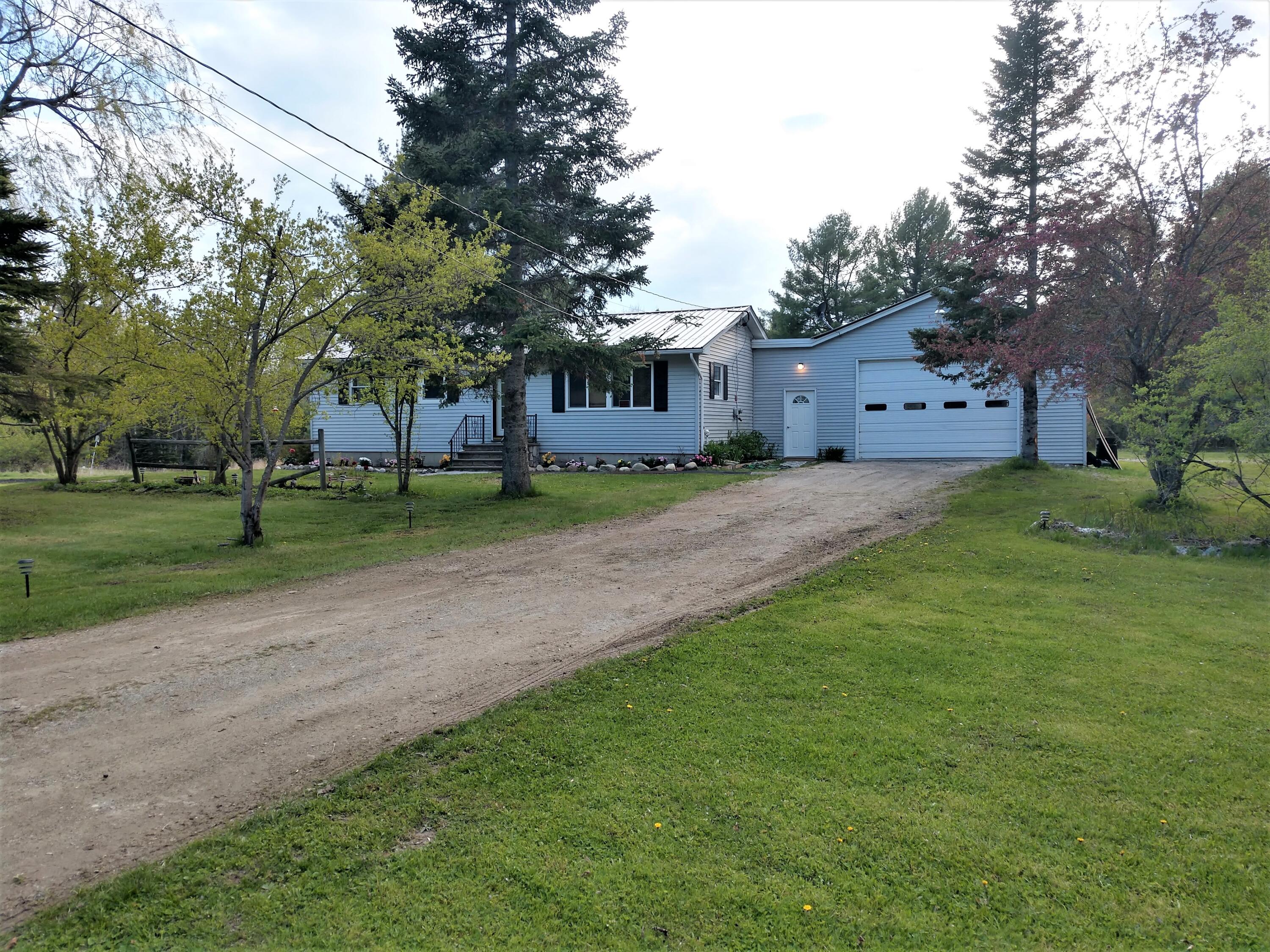 347 Brewer Lake Road Orrington, ME 04474 - Photo 7 of 40 Home_Driveway