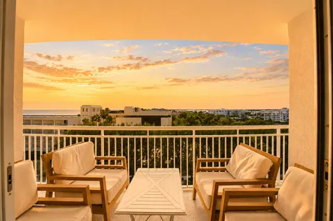$799,900 | 2780 South Ocean Boulevard, Unit 709, Palm Beach, FL 33480