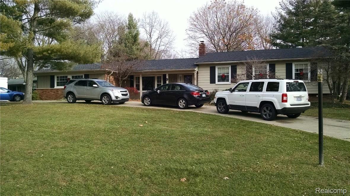 889 Fieldstone Court Rochester, MI 48309 - Photo 1 of 18 IMG_20161127_115114424.jpg