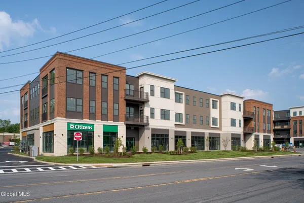 $1,928 | 580 Columbia Turnpike, Unit 208, East Greenbush, NY 12061