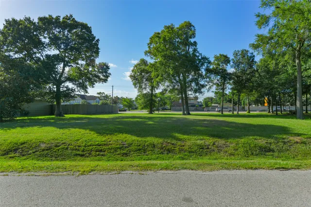 $2,550,000 | 105 Mockingbird Lane, Seabrook, TX 77586