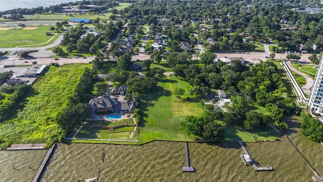 $2,550,000 | 105 Mockingbird Lane, Seabrook, TX 77586