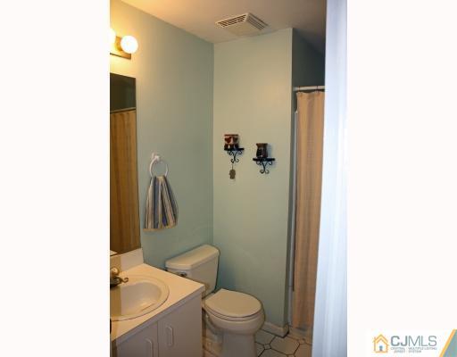 736 Edpas Road New Brunswick, NJ 08901 - Photo 4 of 10 Gallery Image 4