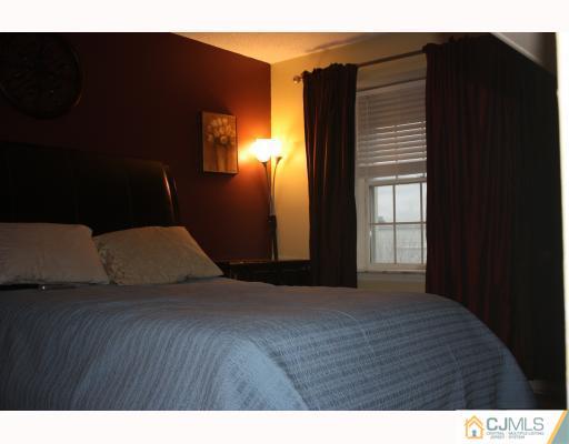 736 Edpas Road New Brunswick, NJ 08901 - Photo 9 of 10 Gallery Image 9