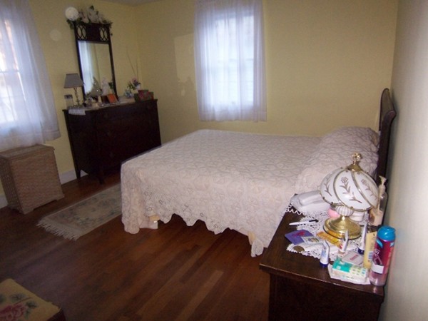 20 Moon Road Lynn, MA 01904 - Photo 11 of 26 Gallery Image 11
