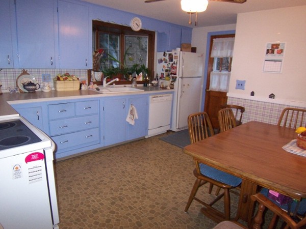 20 Moon Road Lynn, MA 01904 - Photo 3 of 26 Gallery Image 3