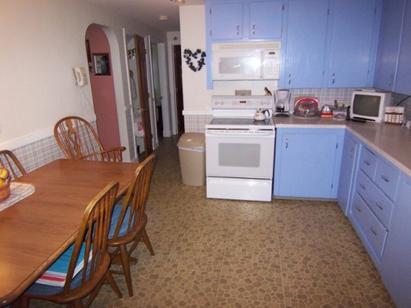 20 Moon Road Lynn, MA 01904 - Photo 4 of 26 Gallery Image 4