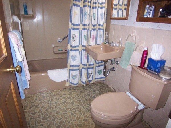 20 Moon Road Lynn, MA 01904 - Photo 8 of 26 Gallery Image 8